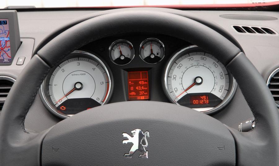  Peugeot 308 GT 2008 года  (фото 70 из 101)